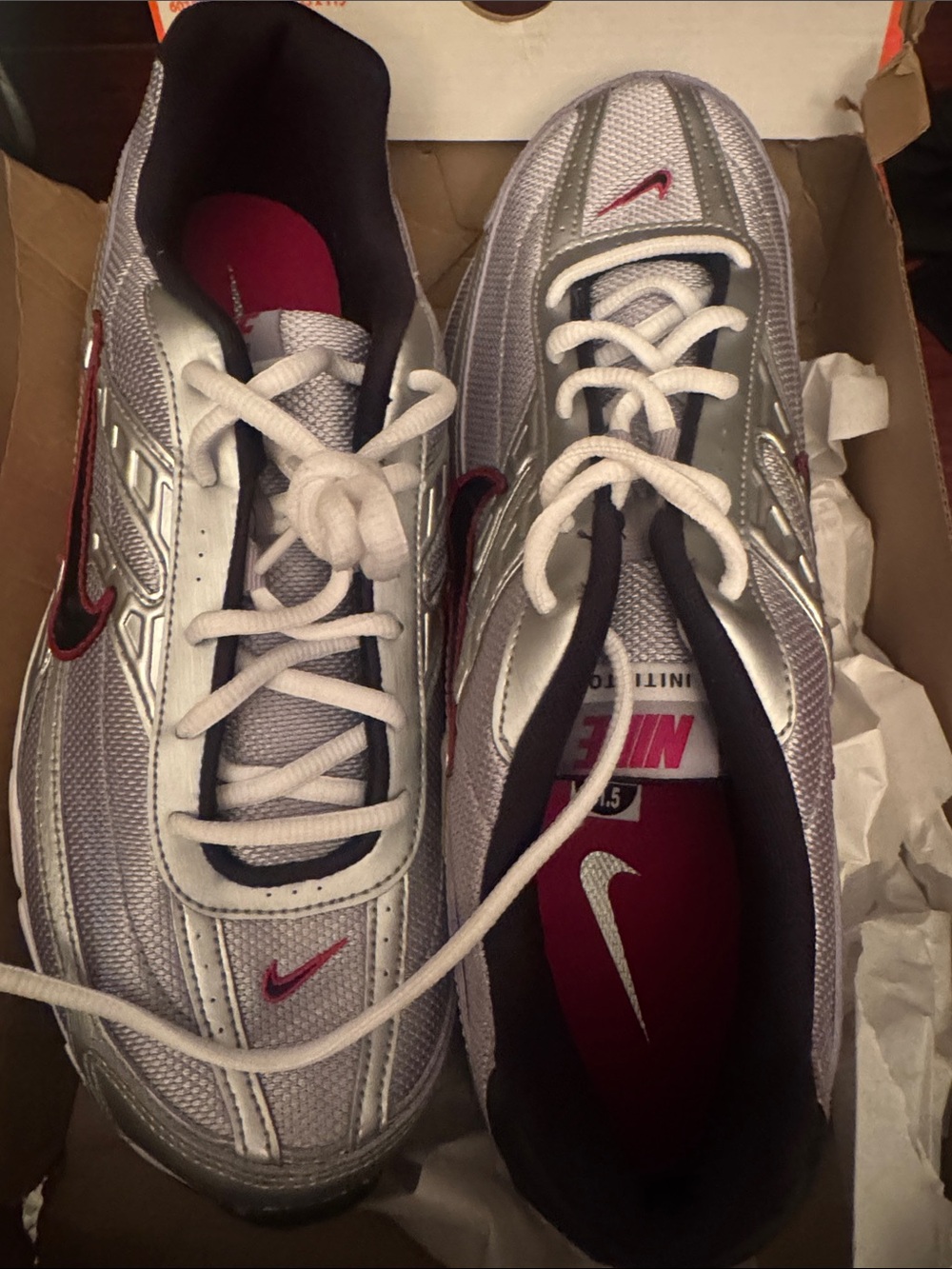 New Nike Men’s Silver Athletic Sneakers with red Accents